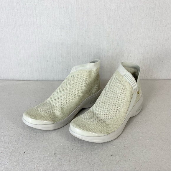 Bzees LIKE NEW Women's Romance Booties Hi-Top Cream/Gold Knit Sneaker - Size 10W - Picture 2 of 15